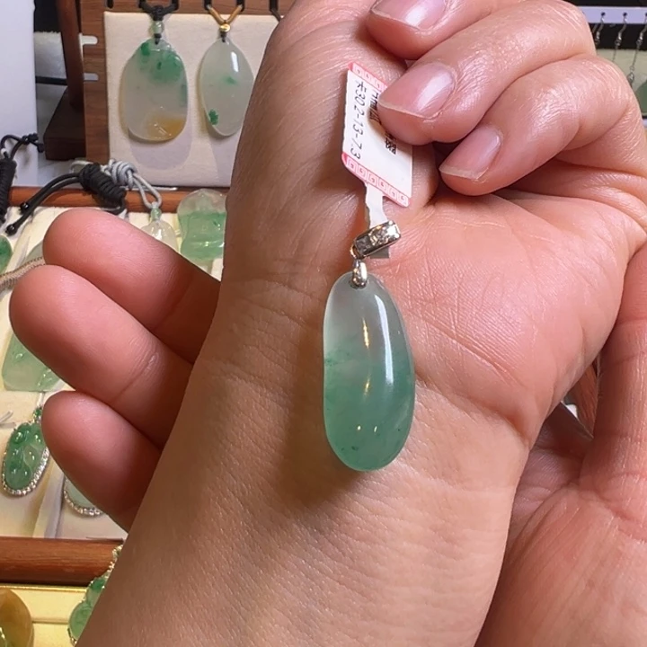 石英质玉银S925镀金镶嵌颈饰