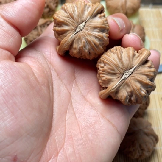 【闪购商品】吊坠文玩核桃?**?球白……