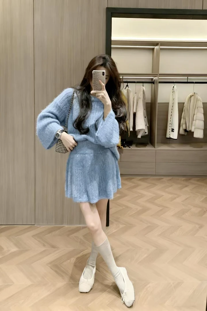春秋新款拍小众炸街高级感女装韩版气质圆领长袖针织毛衣高腰短裙