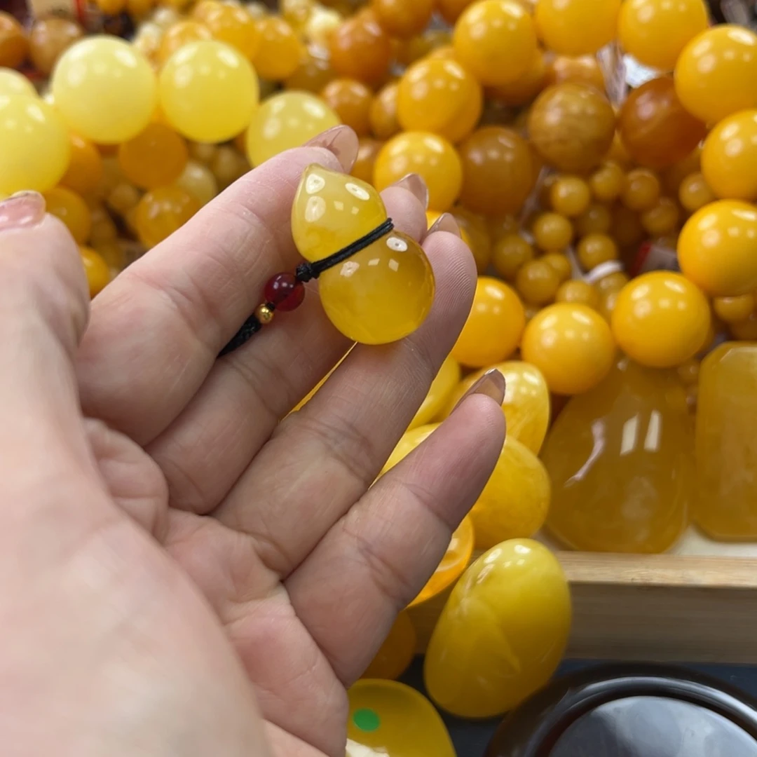 未镶嵌琥珀珠宝奇石