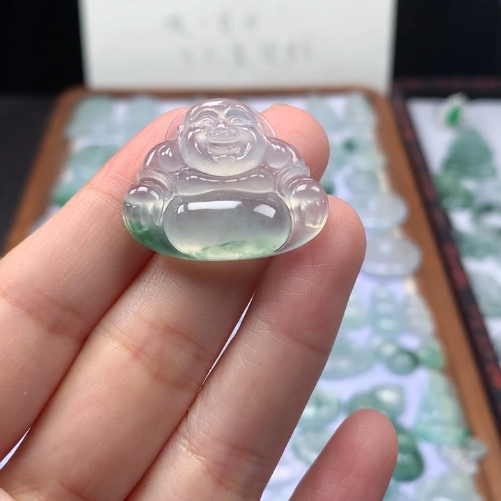 颈饰未镶嵌翡翠高冰飘花佛公