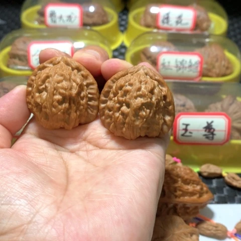 吊坠文玩核桃三角白