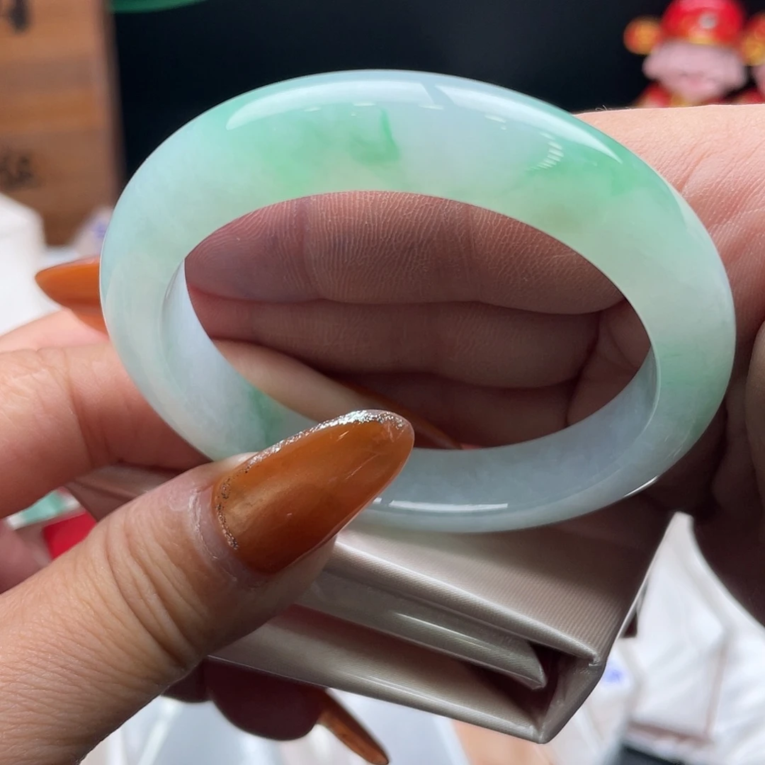 翡翠未镶嵌手镯51.7正圈