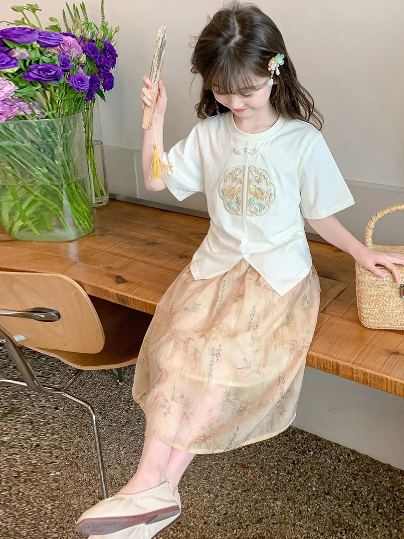 R012 白色女童套装TD52014003