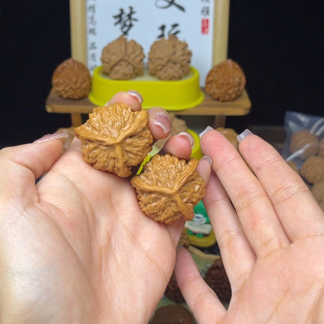 文玩核桃吊坠盘山三棱38微微修打底