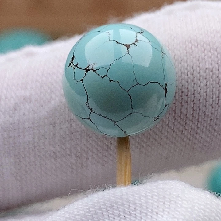 绿松石未镶嵌珠宝奇石12