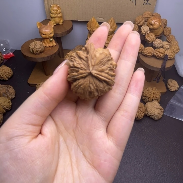 放***铁桃核吊坠三棱单只异型有瑕有黑