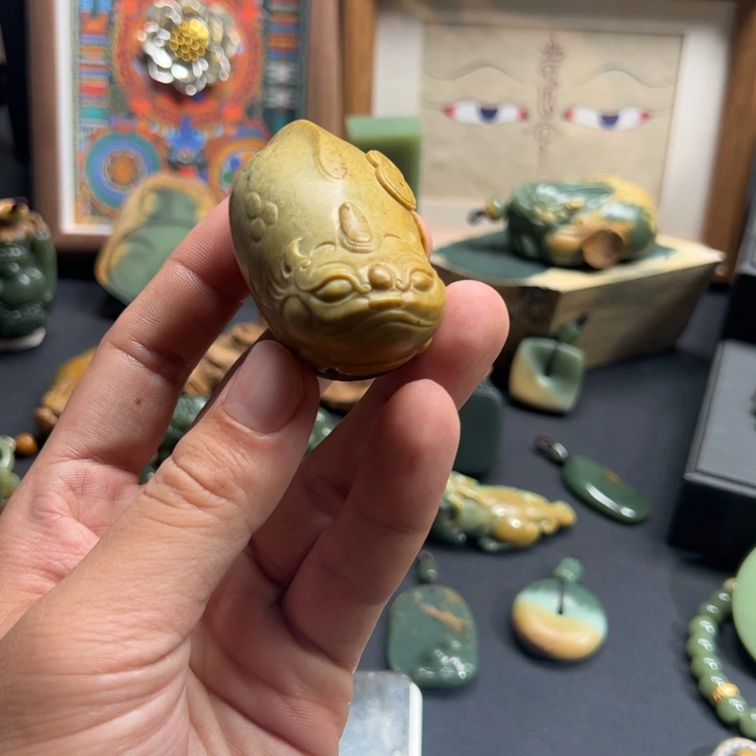 腮***去岫岩河磨玉（透闪石质玉）未镶嵌颈饰