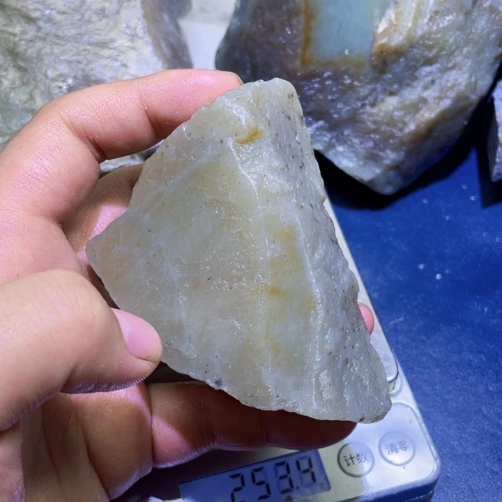 和田玉未镶嵌珠宝半成品