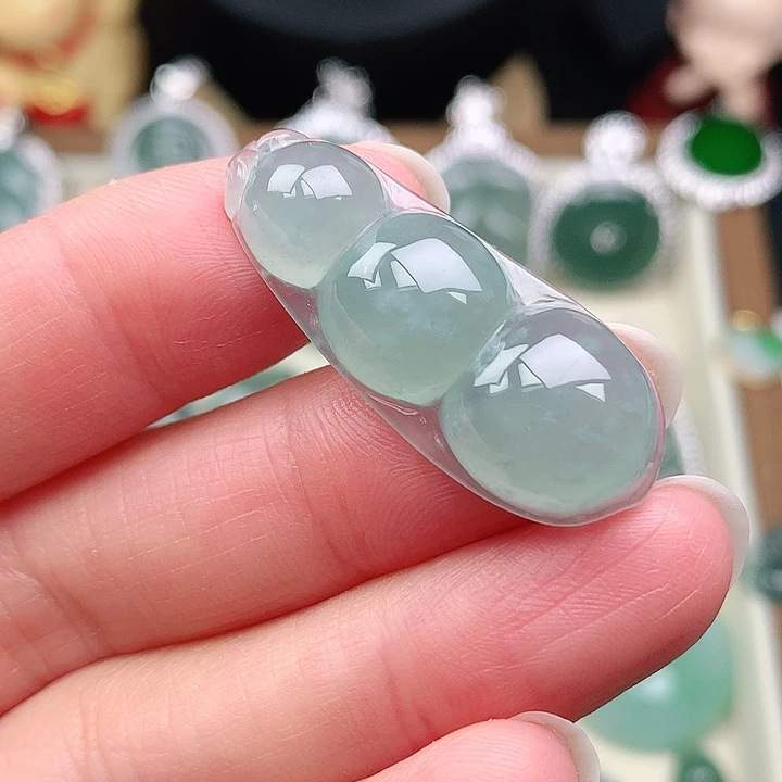 颈饰未镶嵌翡翠吊坠