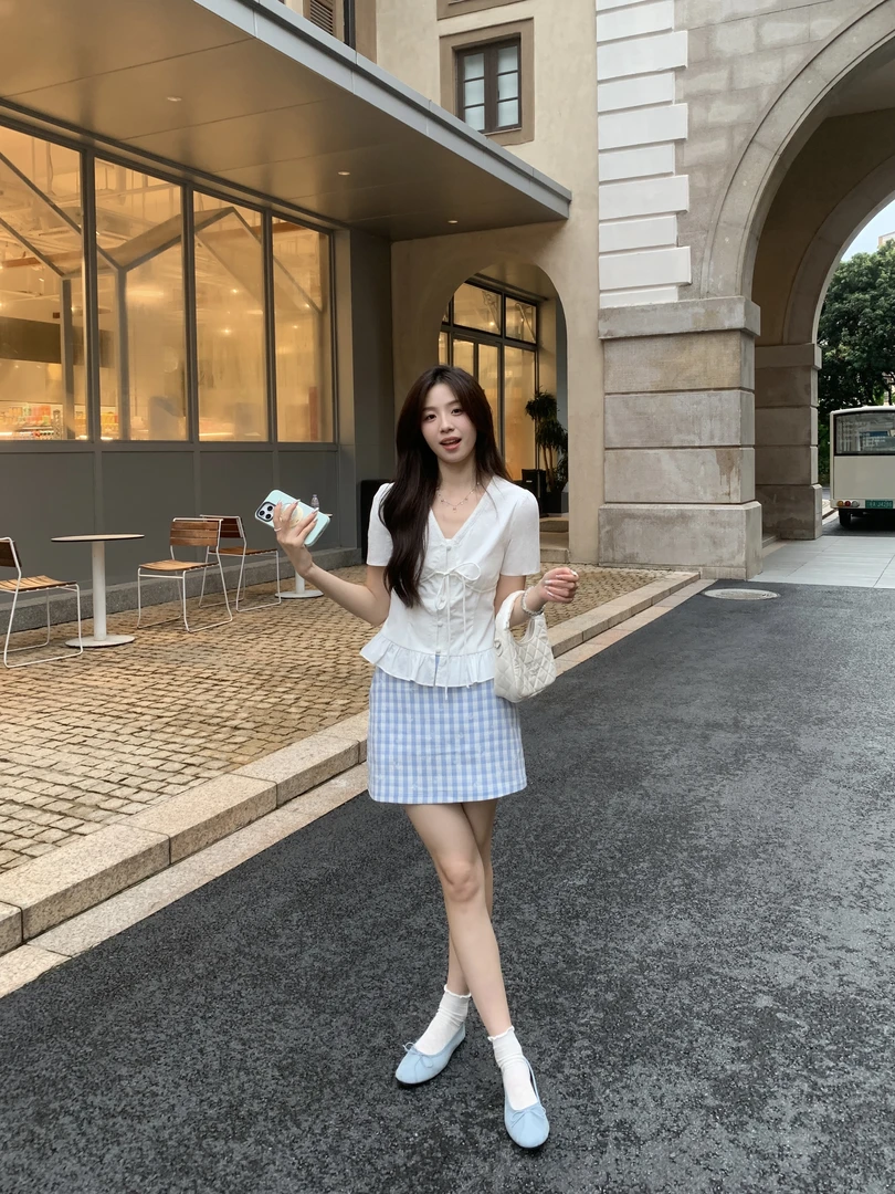 Even一雯【海盐泡泡】韩系高智感蓝白格纹绣花高腰显比例半身短裙