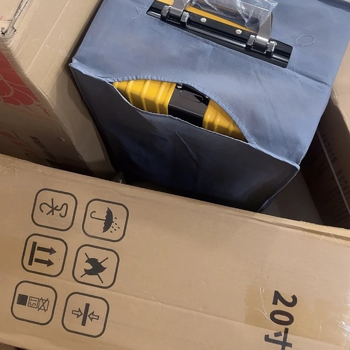 不包邮行李箱20寸