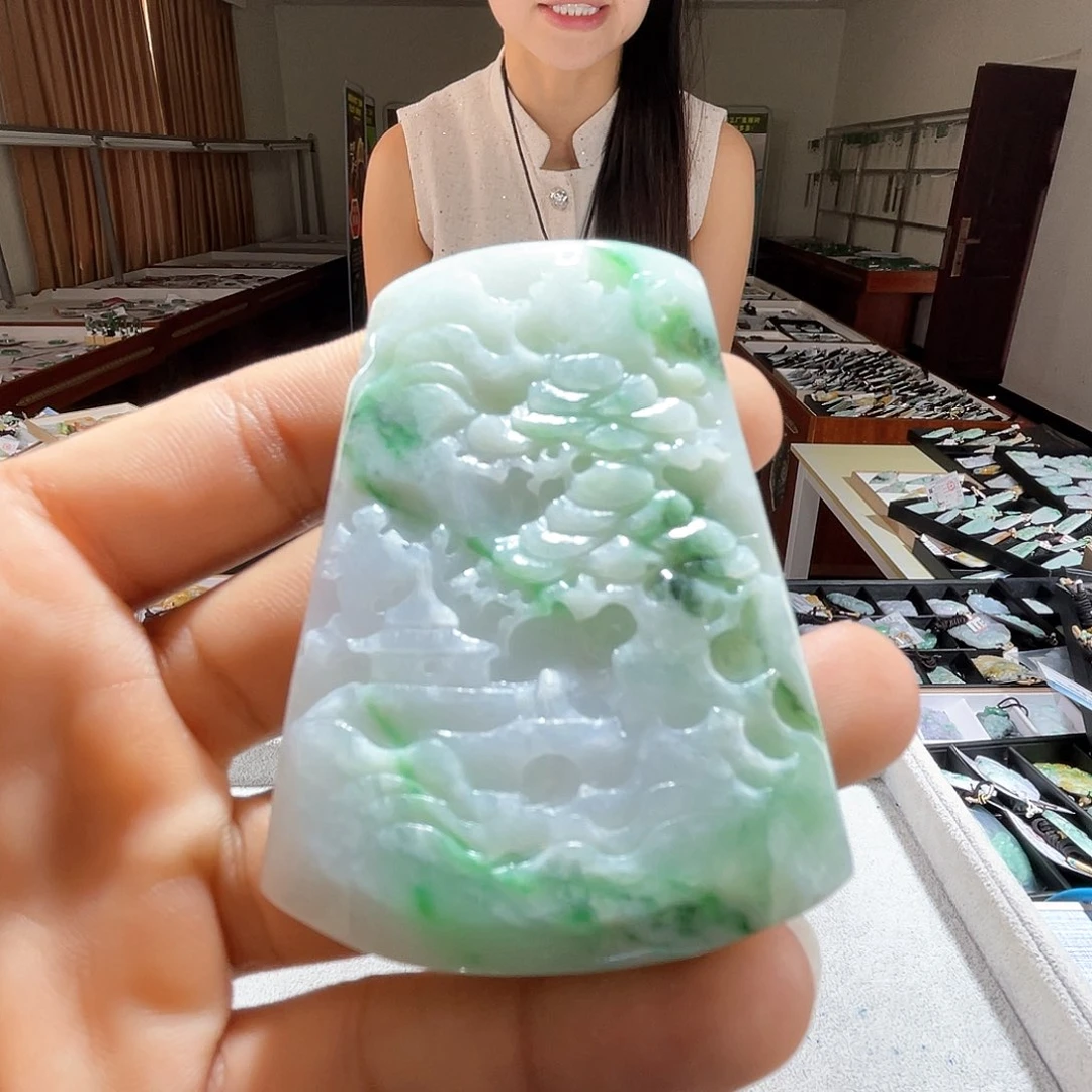 翡翠未镶嵌颈饰一