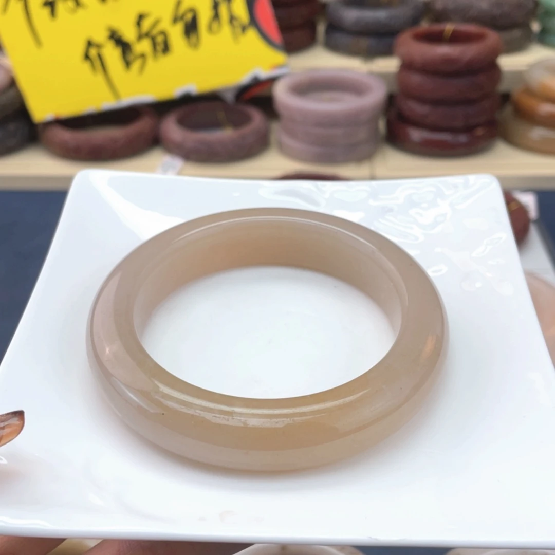 【闪购商品】石英质玉手镯未镶嵌以*