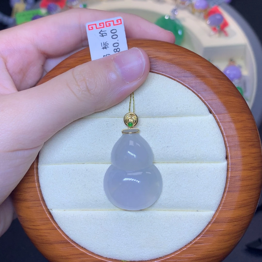 翡翠18K金镶嵌颈饰天然