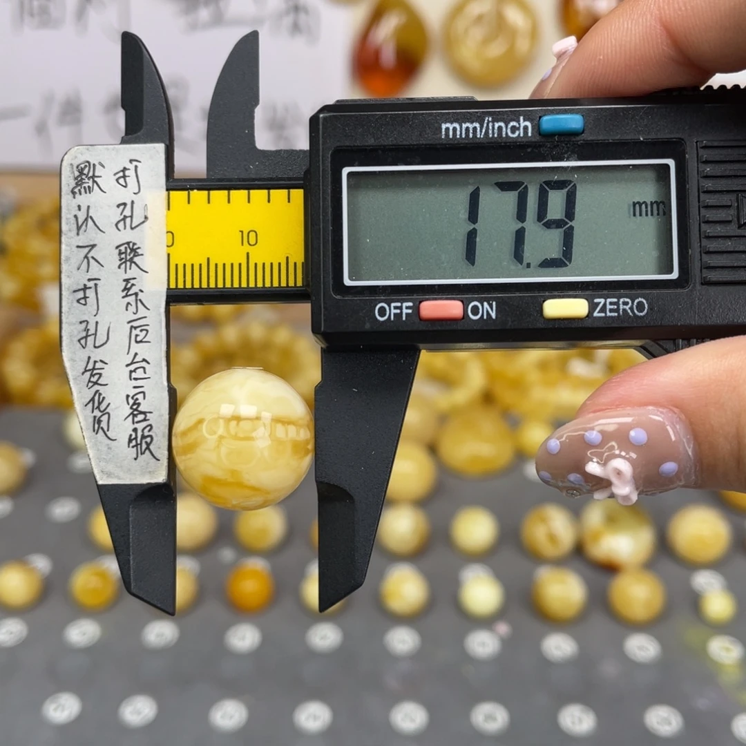蜜蜡未镶嵌裸石50