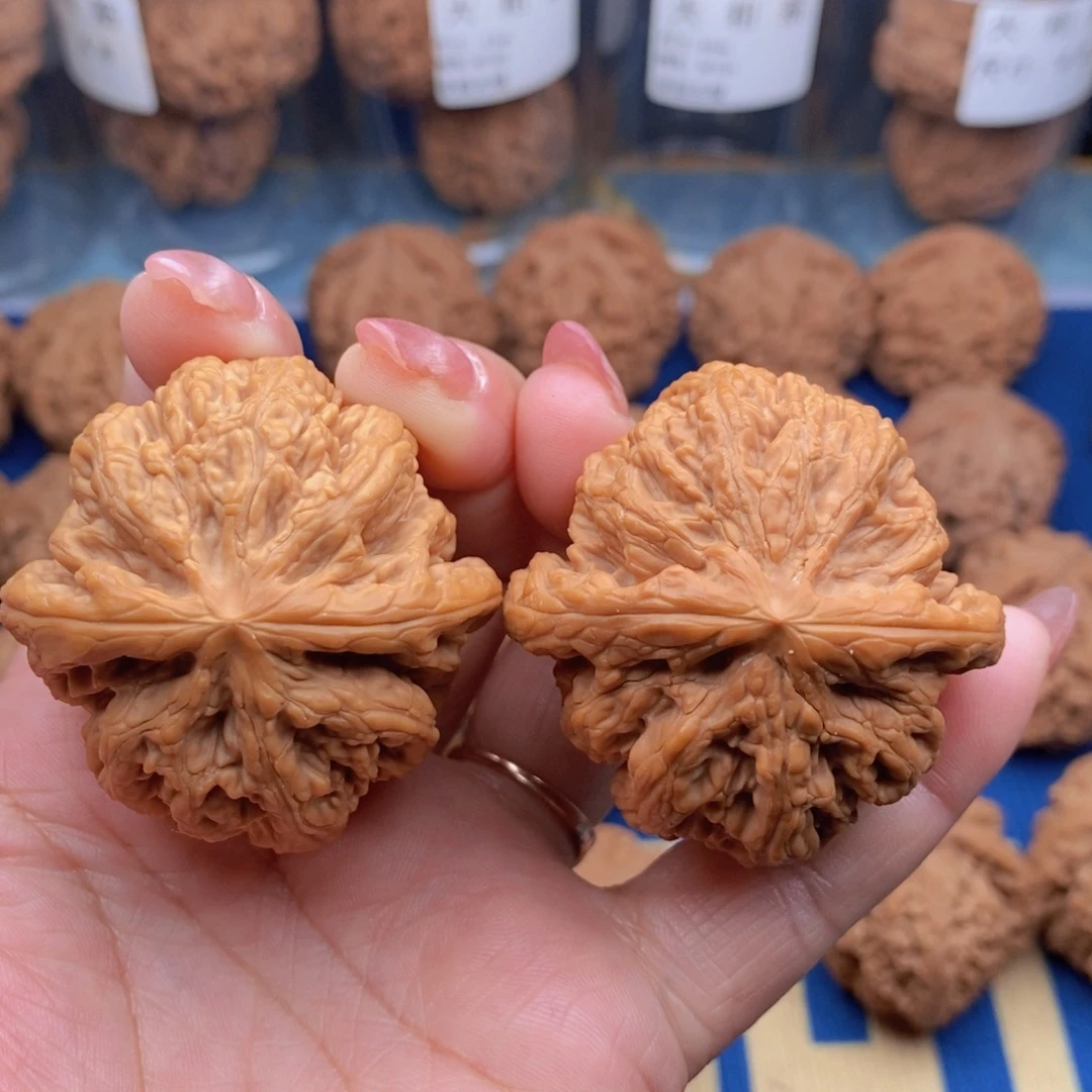 文玩核桃吊坠粗筋44有修