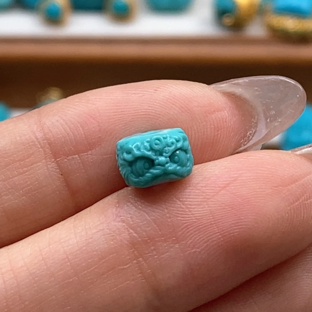 绿松石颈饰未镶嵌