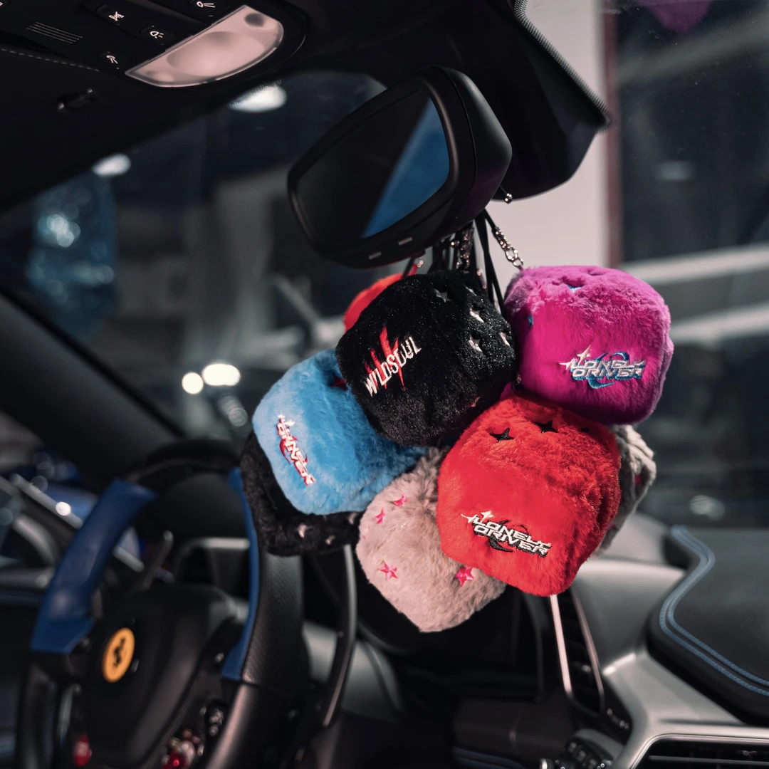 WILDSOUL25款-骰子饰品毛绒挂饰车载香薰汽车摆件纸巾盒-礼盒套装