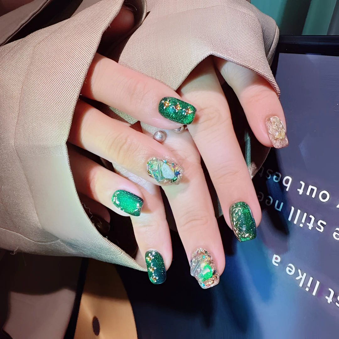 【不焦绿】祖母绿碎钻细闪短款穿戴甲手工原创小众高级感不撞款吸睛