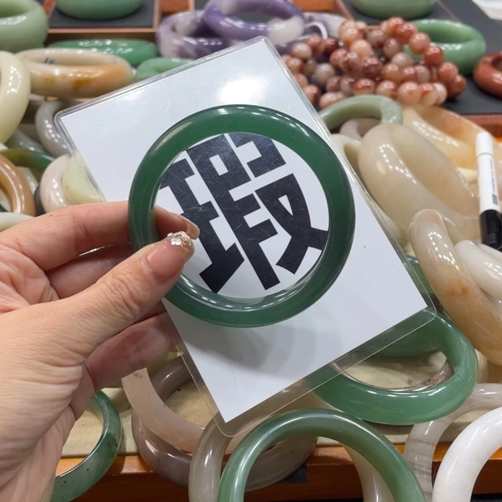 奶***宝石英质玉未镶嵌珠宝奇石58