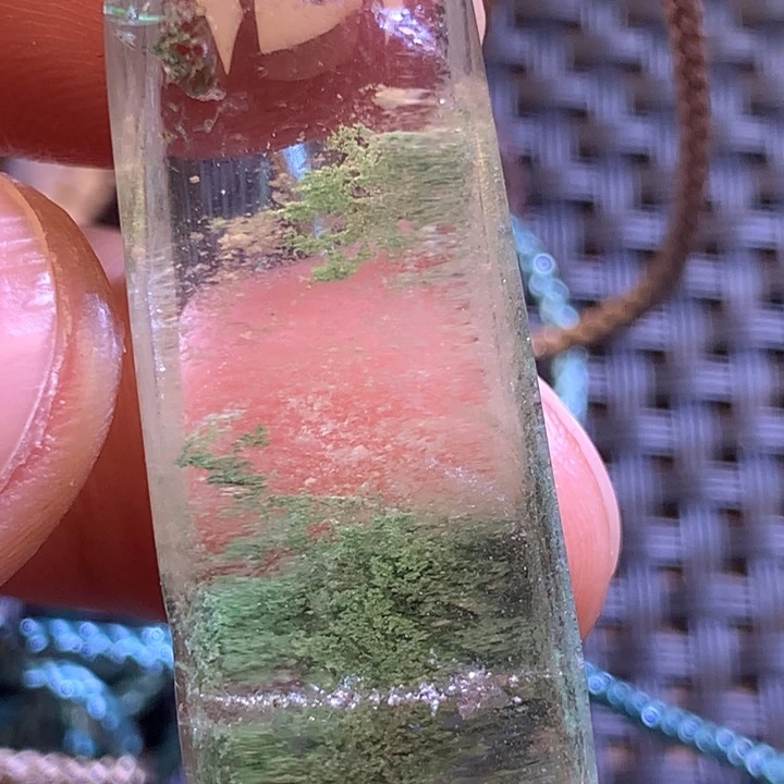 水晶吊坠(不含链)未镶嵌小**?