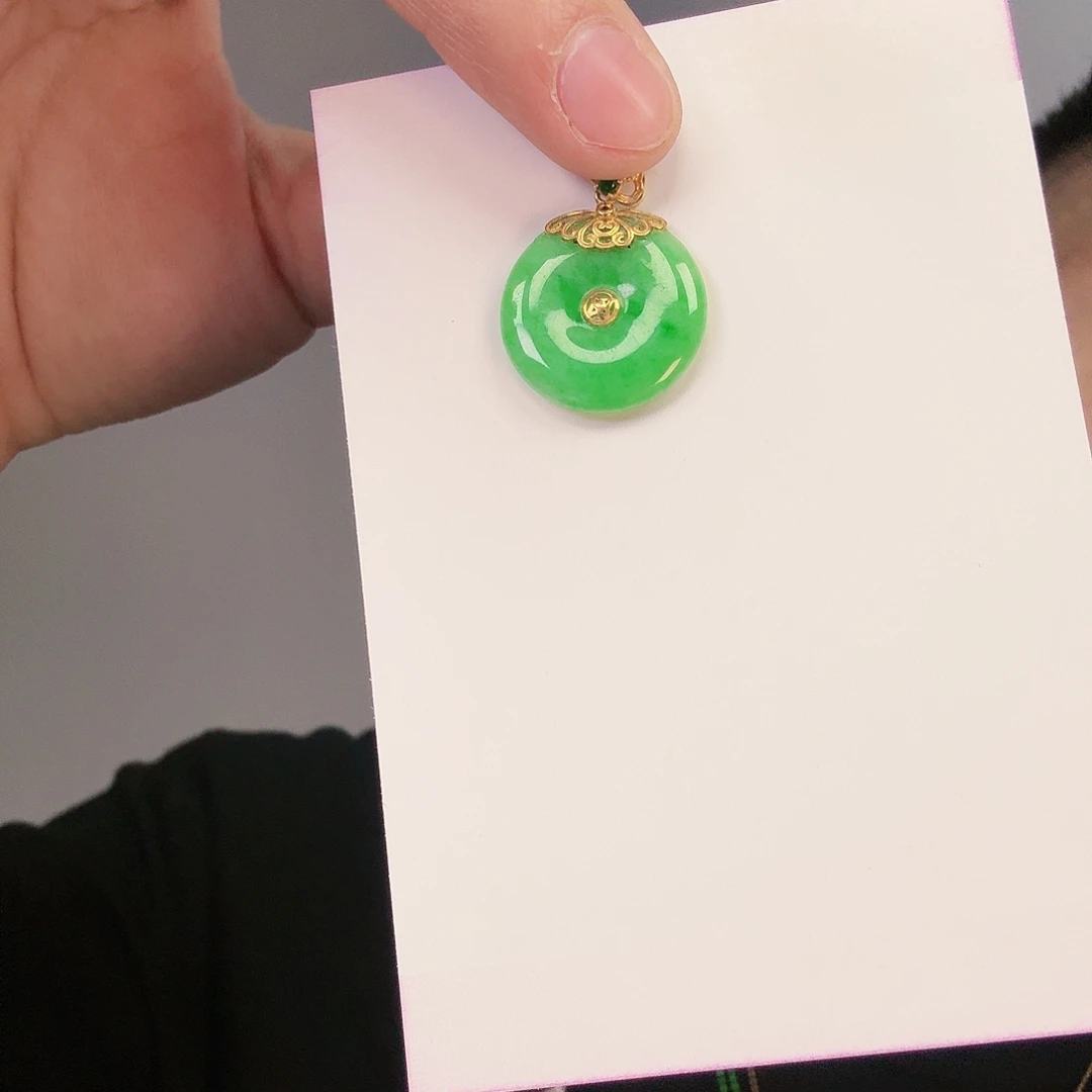 翡翠颈饰18K金镶嵌一件