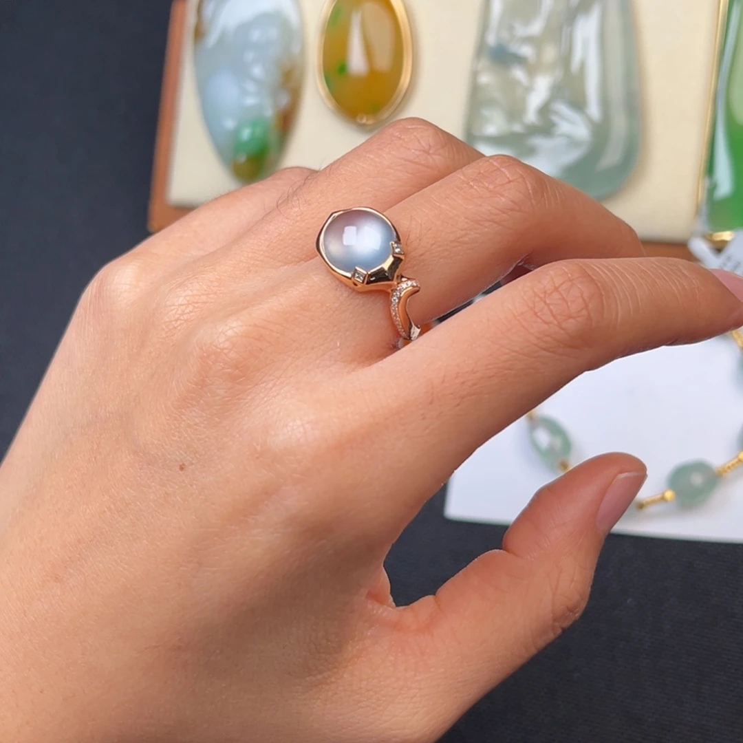 翡翠18K金镶嵌戒指思想者