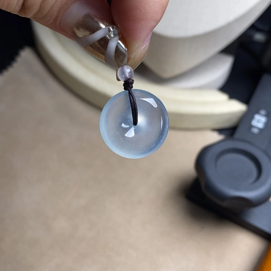 颈饰未镶嵌翡翠高冰玻璃种淡蓝杠起光平安扣