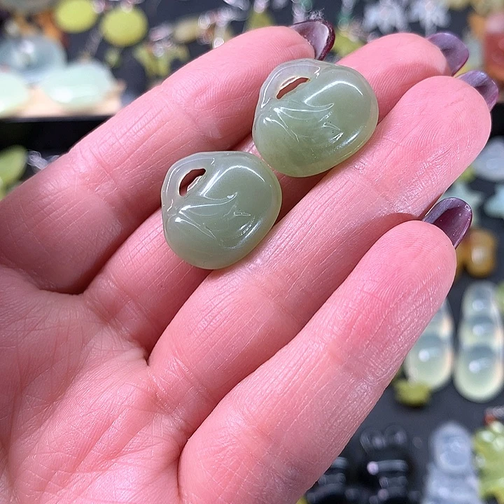 蛇纹石玉耳饰未镶嵌