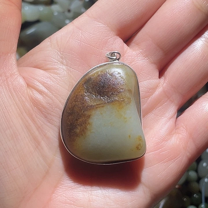 颈饰未镶嵌和田玉