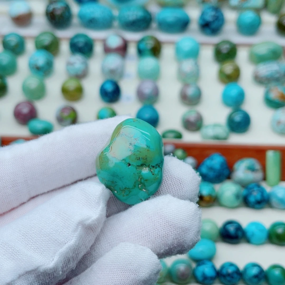 未镶嵌绿松石珠宝奇石