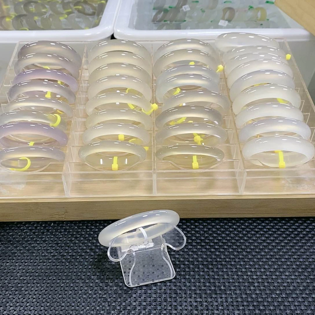 手镯玛瑙/玉髓未镶嵌