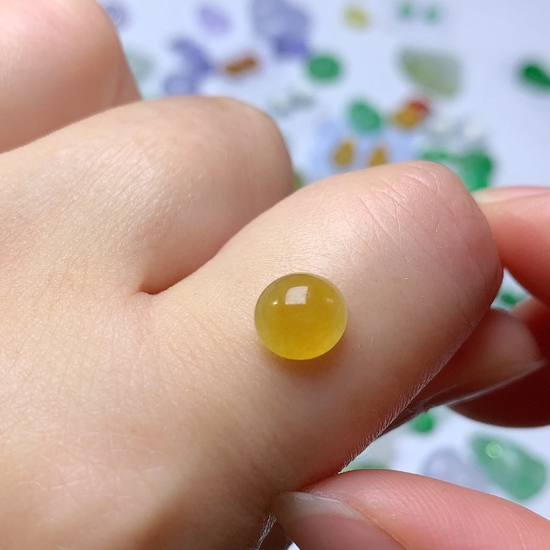 翡翠未镶嵌颈饰蛋