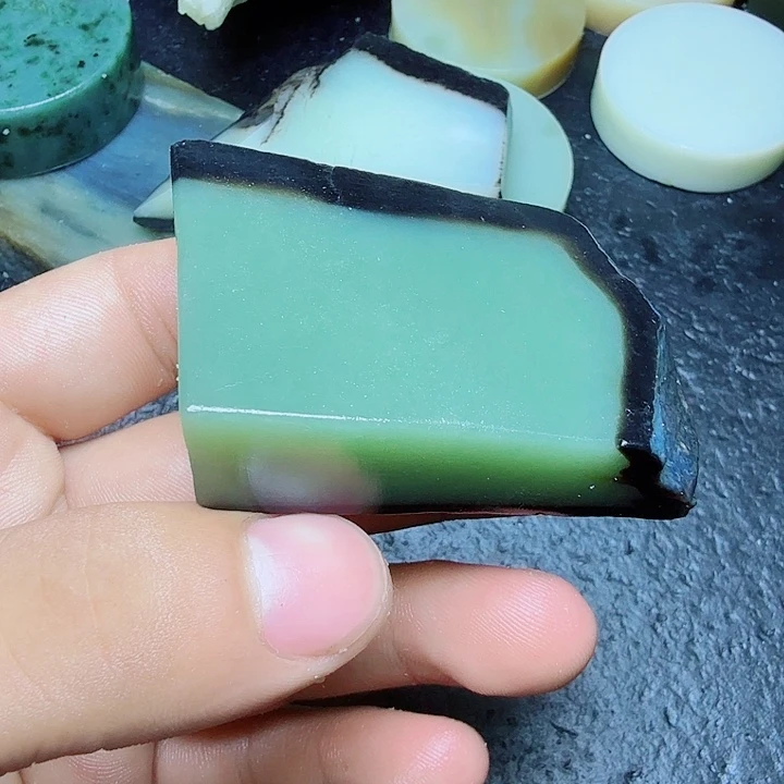 和田玉（糖玉）未镶嵌珠宝奇石天**一
