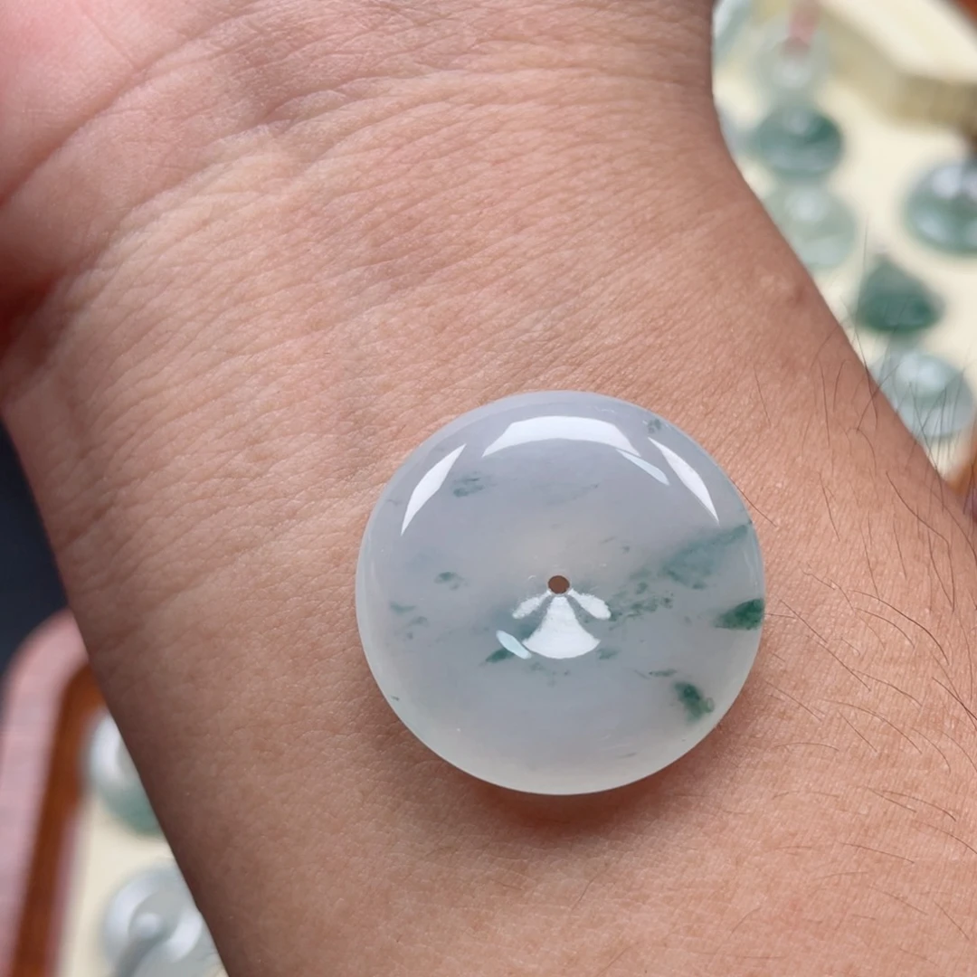 翡翠未镶嵌颈饰25.1/5.9