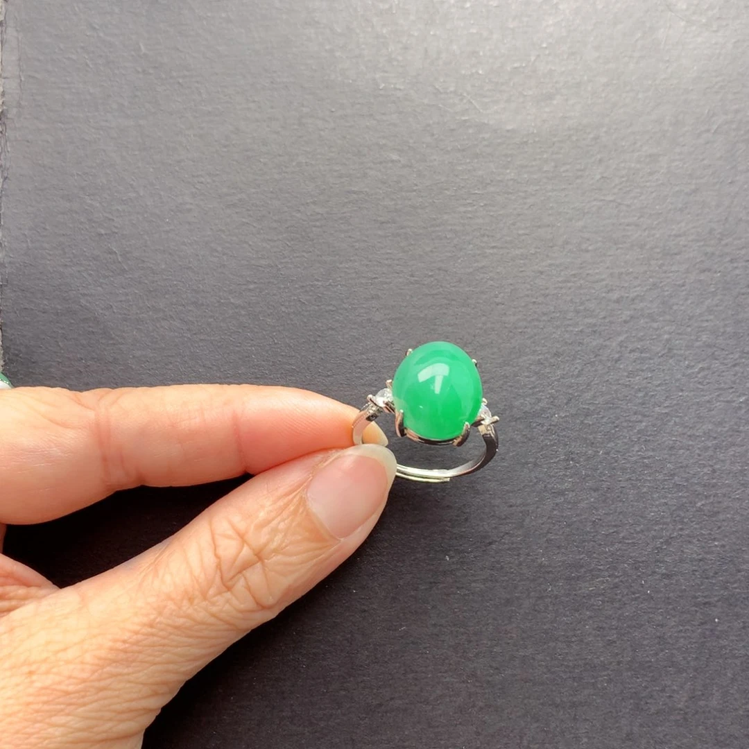 未镶嵌石英质玉戒指s****）