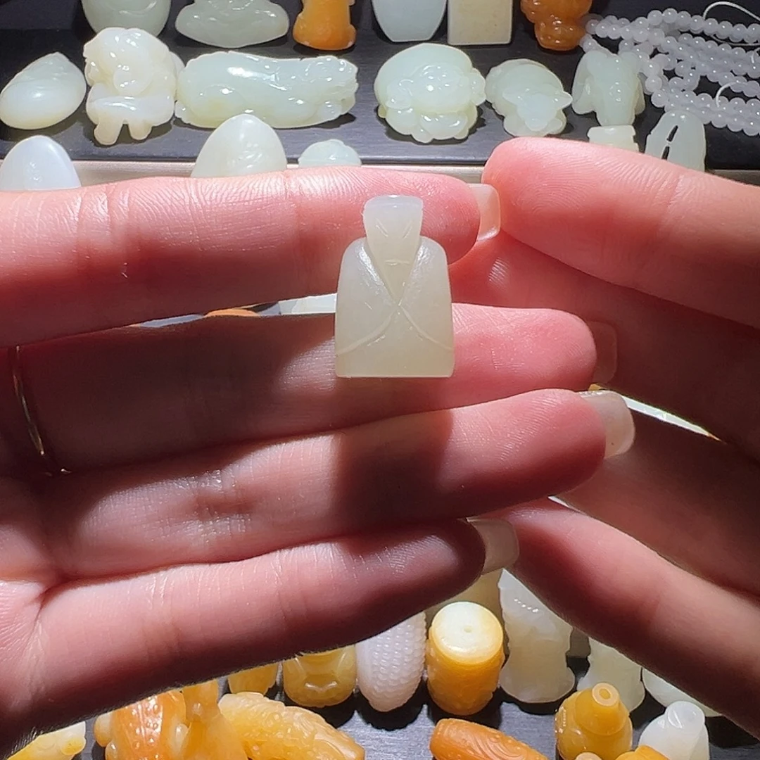 颈饰未镶嵌和田玉