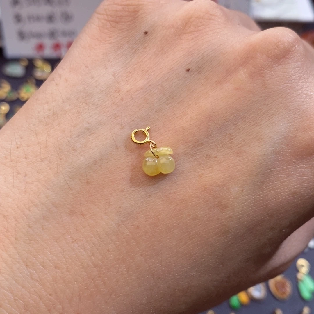 翡翠18K金镶嵌颈饰翡翠你