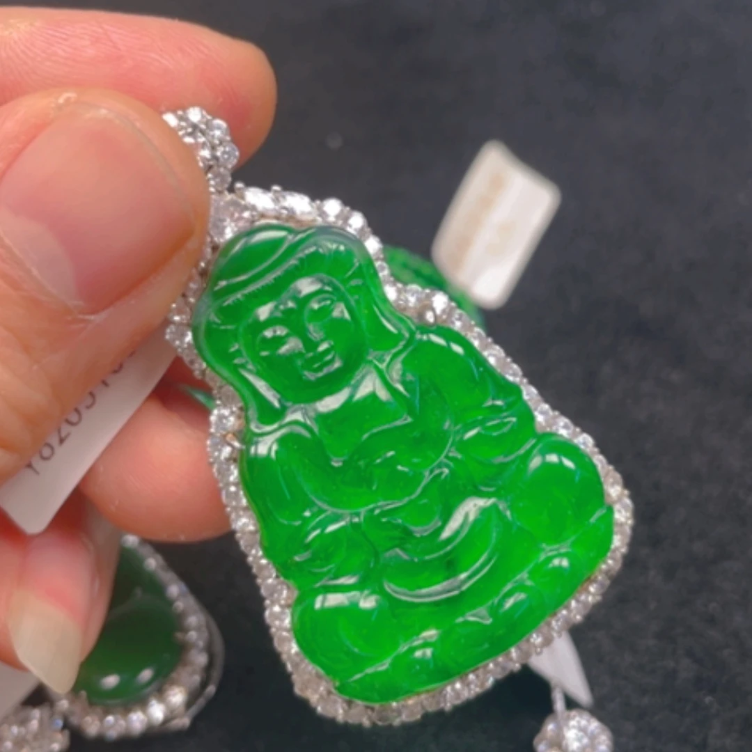 【闪购商品】颈饰银S925镶嵌翡翠吊坠