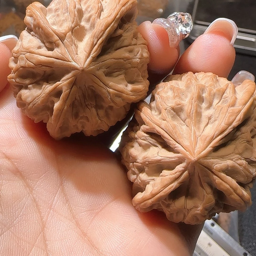 文玩核桃吊坠丑四棱45