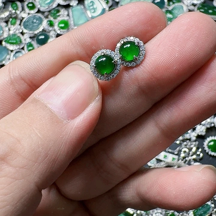 翡翠颈饰未镶嵌天然A货翡翠放漏