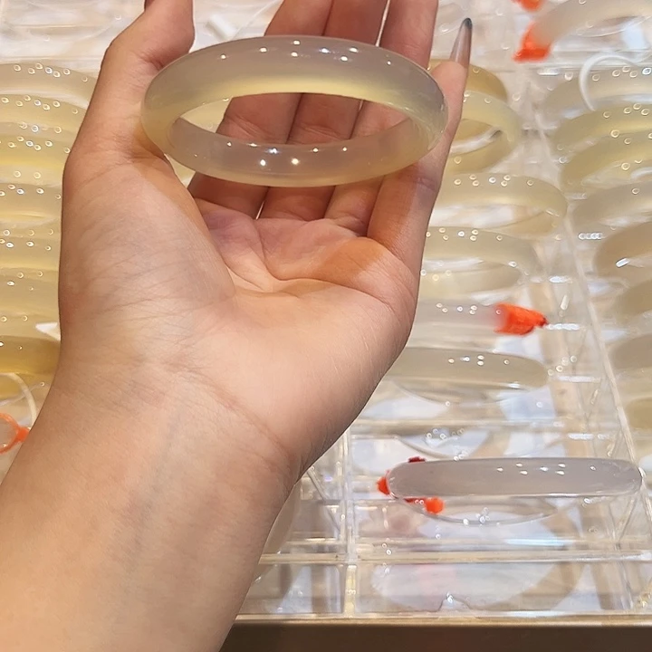 玛瑙/玉髓未镶嵌手镯