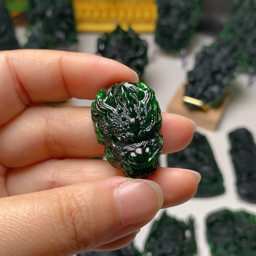 定制翡翠未镶嵌龙头