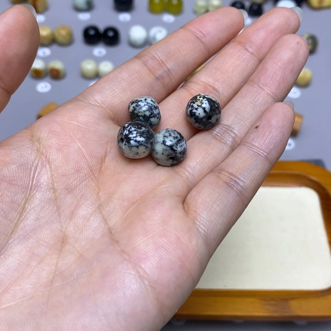 蛇纹石玉配饰合金黄**9