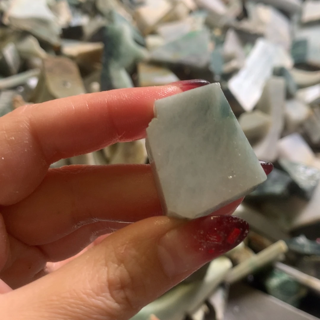 翡翠颈饰未镶嵌缅甸翡翠