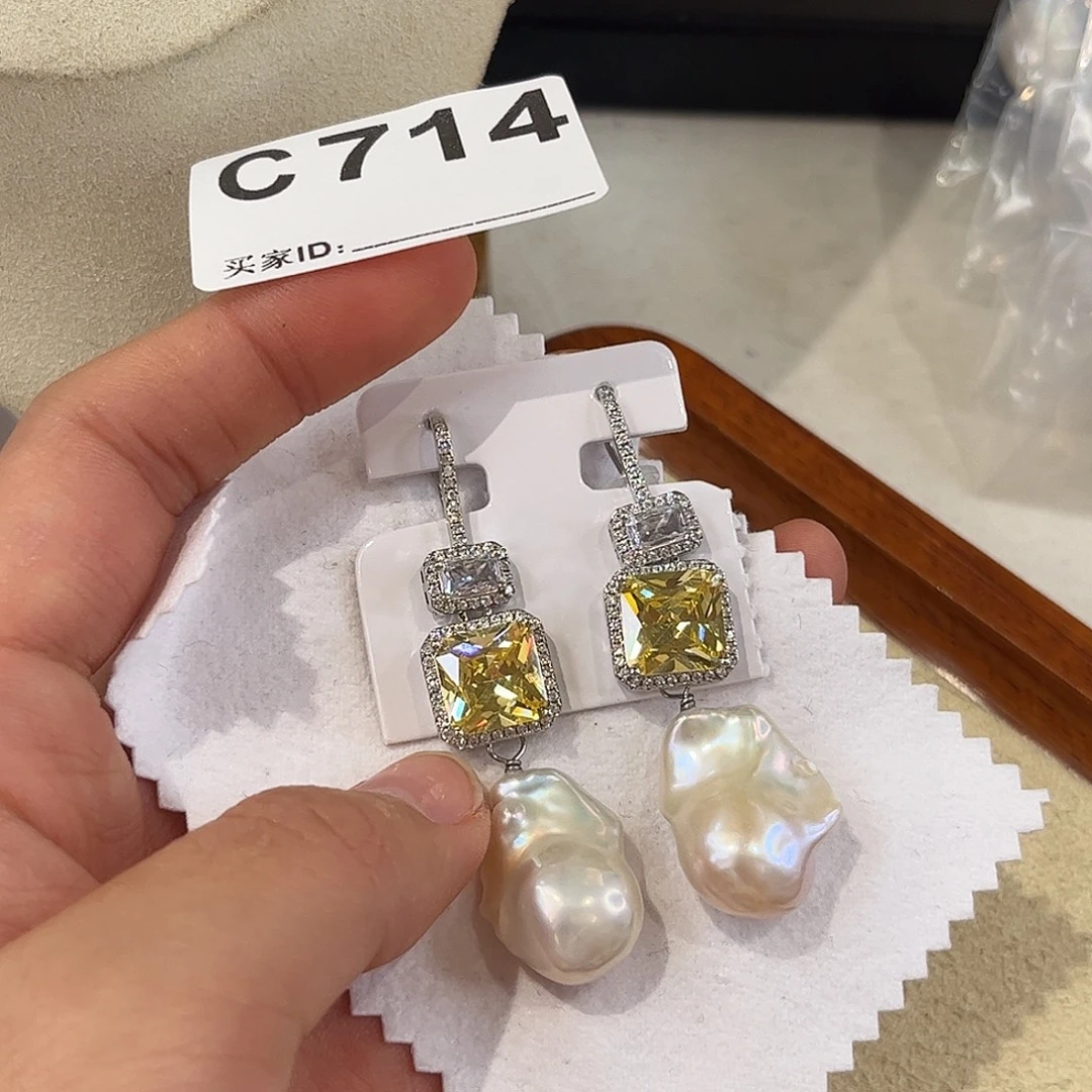 合金耳饰淡水珍珠