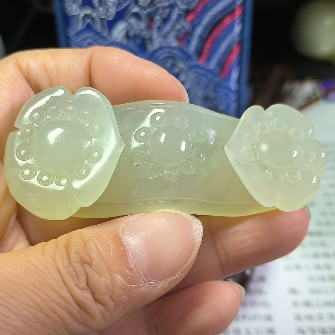 天然岫玉精品高冰手工雕刻玉如意手把件玉雕件