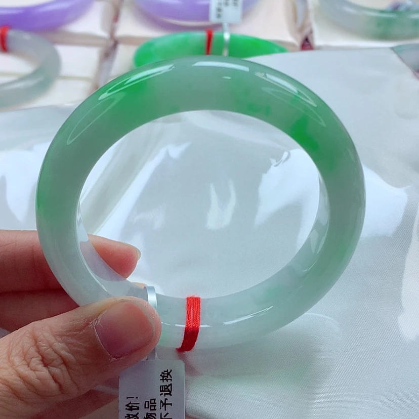 【闪购商品】翡翠手镯未镶嵌54白底青完美必拍A