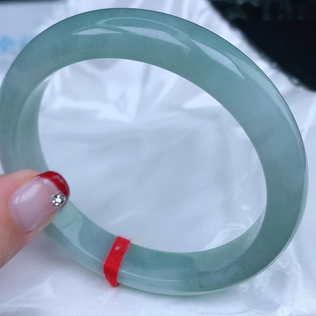 翡翠手镯未镶嵌天然